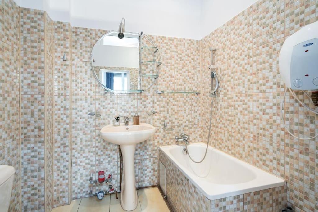Galaxy Studio Near Bucharest Old Town Extérieur photo